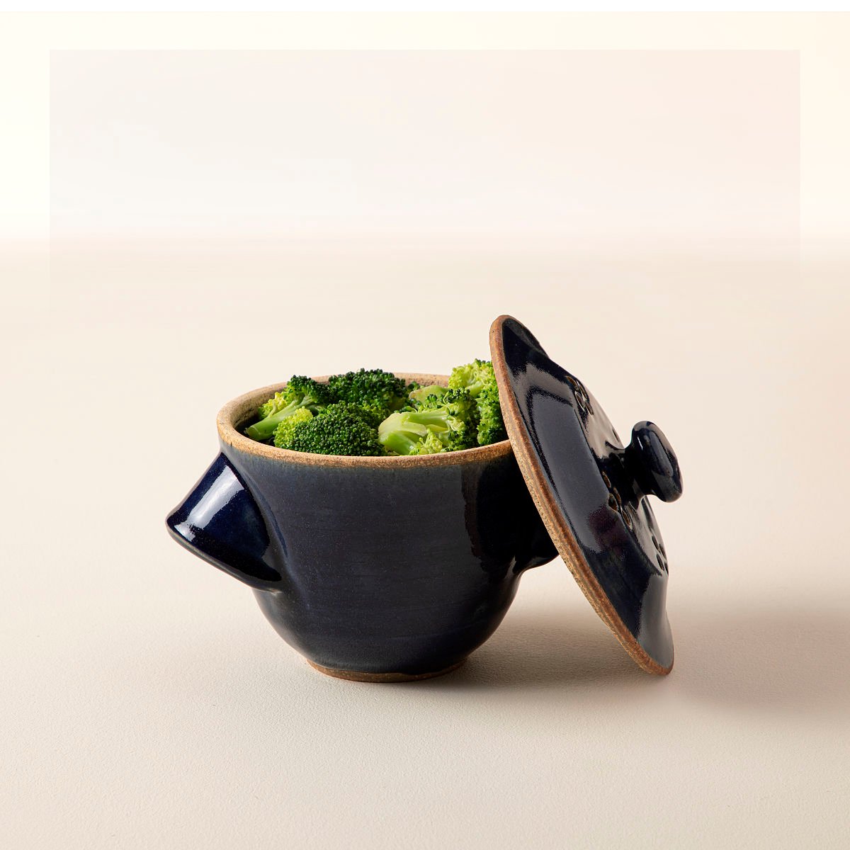 Stoneware Microwave Veggie Steamer